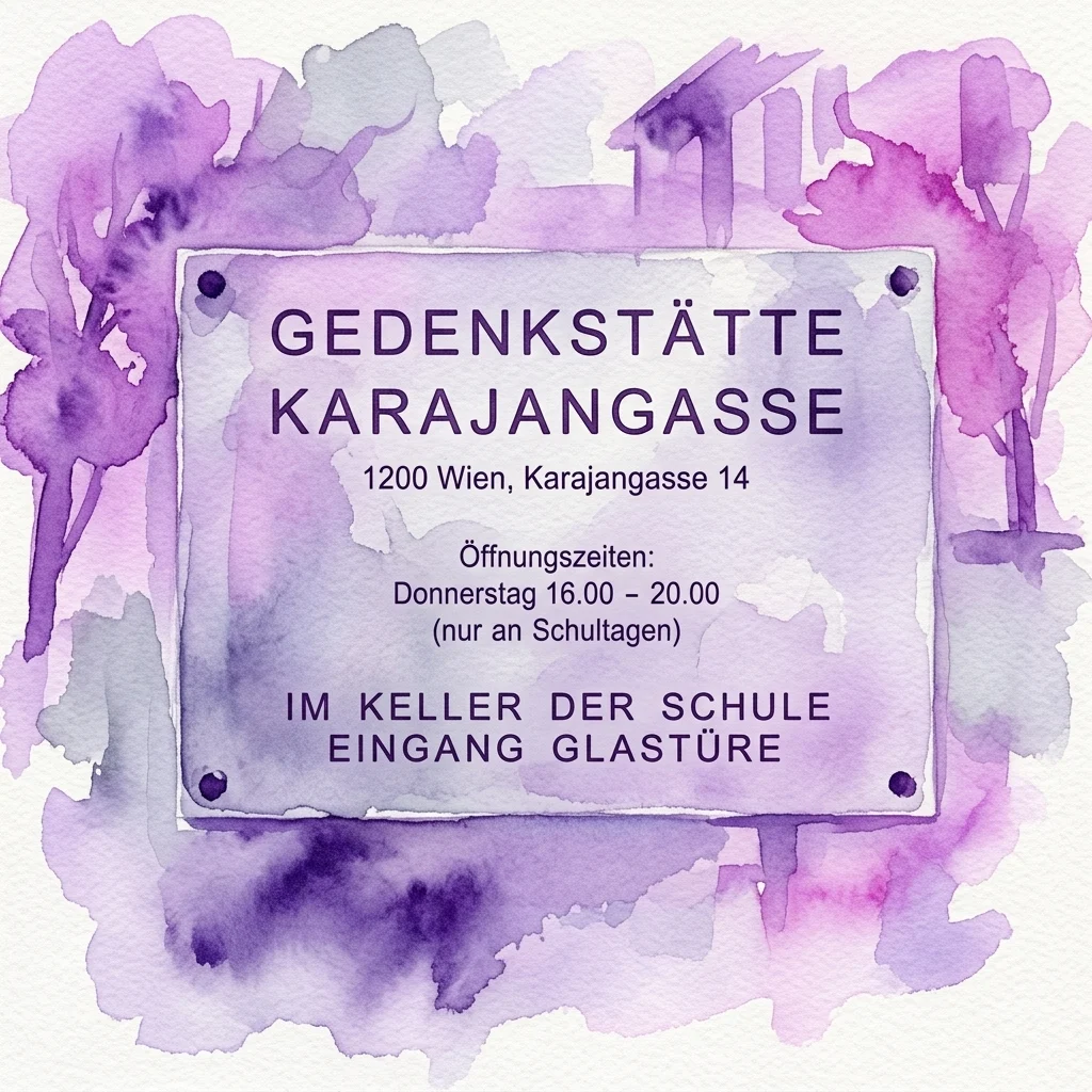 Una placa conmemorativa de la Gedenkstätte Karajangasse, un memorial del Holocausto en Viena, con horario y detalles de ubicación sobre un fondo de acuarela morado.