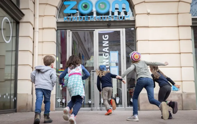 Grafika godzin otwarcia ZOOM Children's Museum